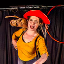 Ruth Geljon - Artiste de cirque et Auteure